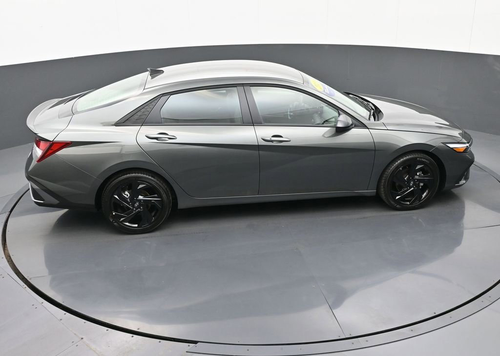 Certified 2026 Hyundai Elantra Sport w/ Cargo Package image 33