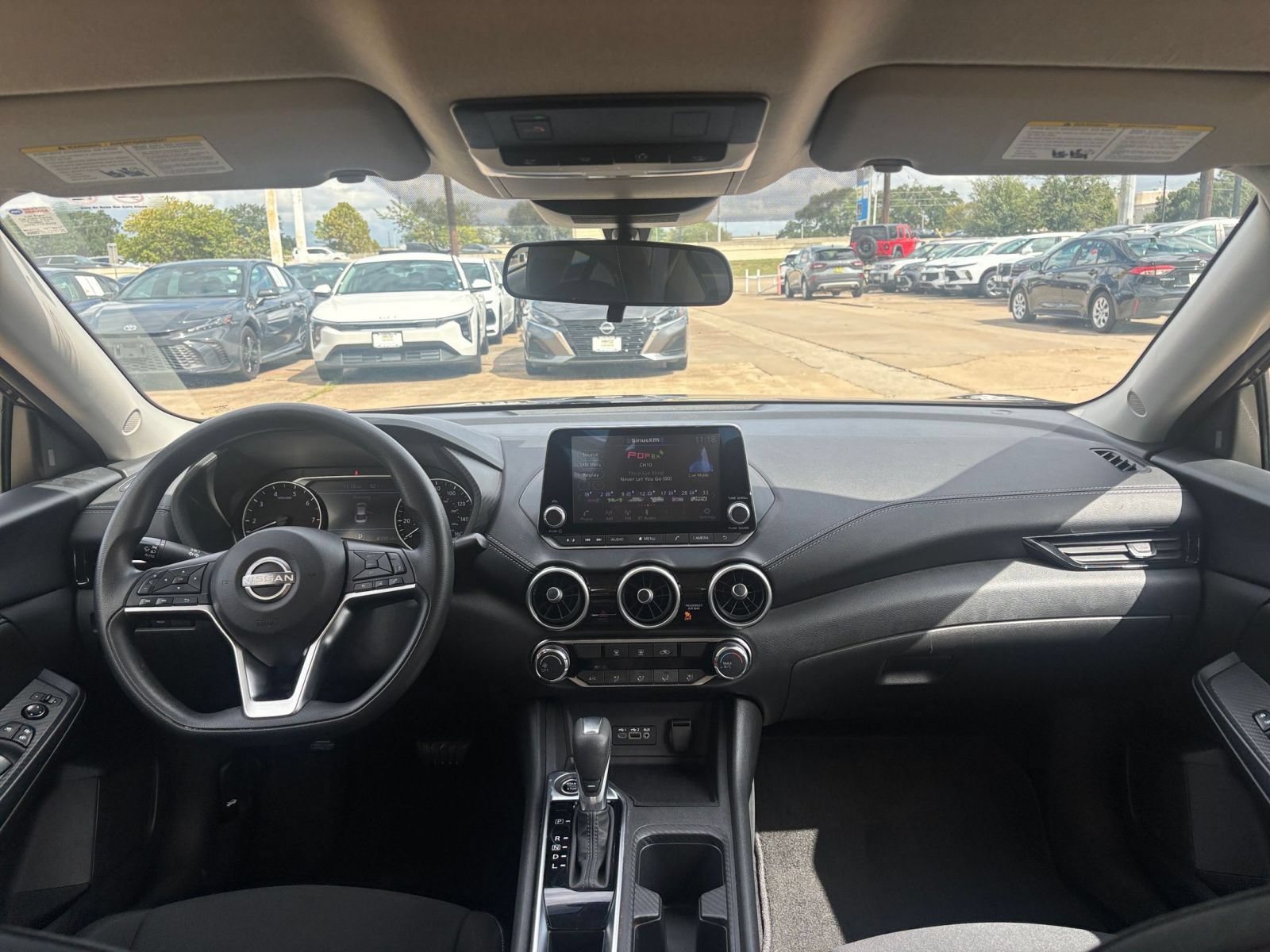 Used 2025 Nissan Sentra SV FWD image 30