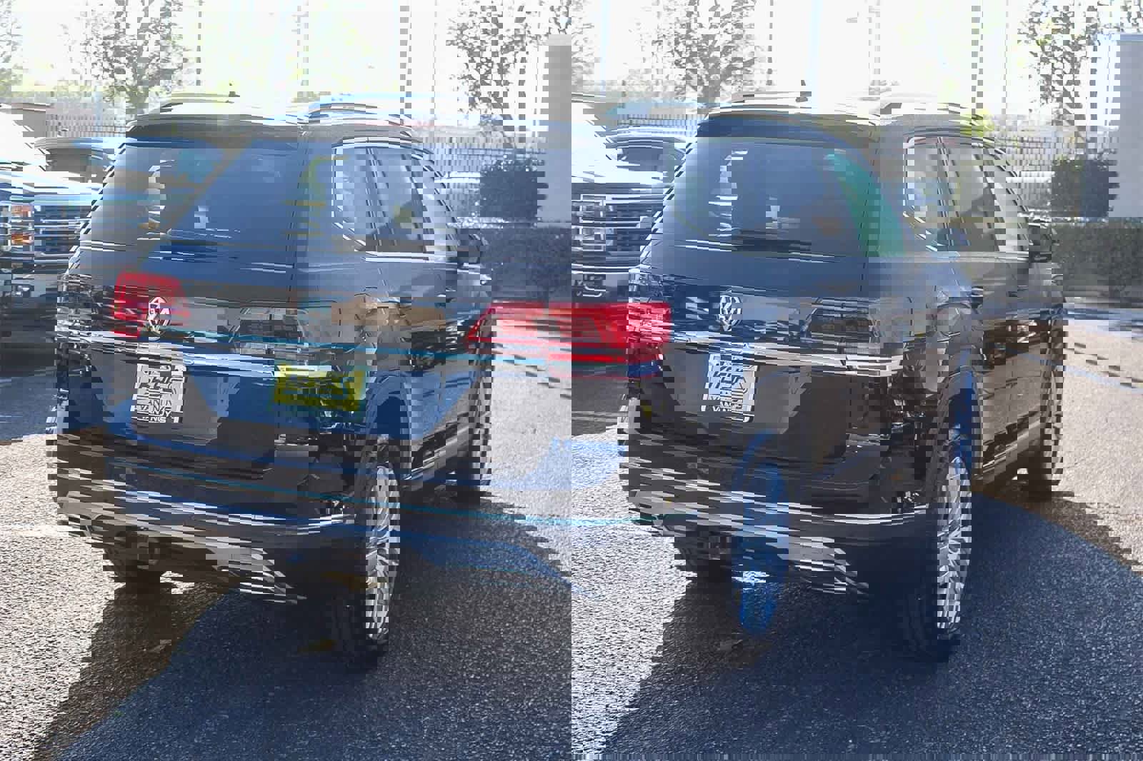 Used 2018 Volkswagen Atlas SEL Premium image 4