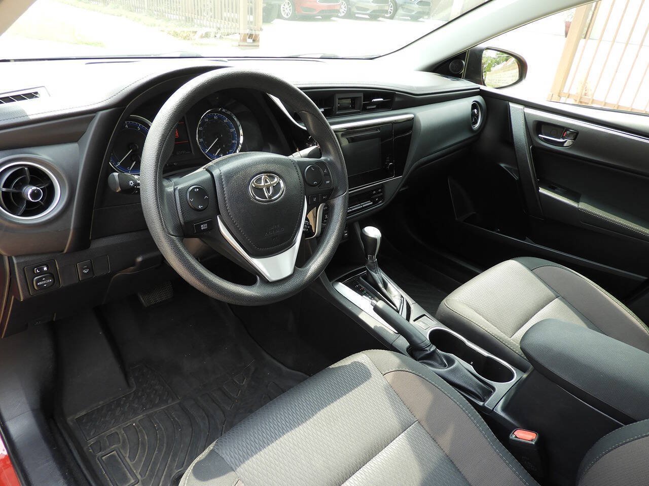 Used 2019 Toyota Corolla L FWD image 14