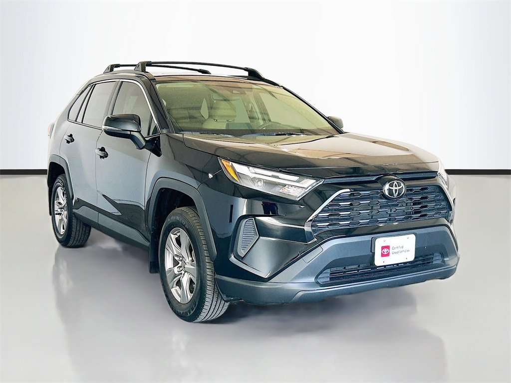 Used 2025 Toyota RAV4 XLE image 3