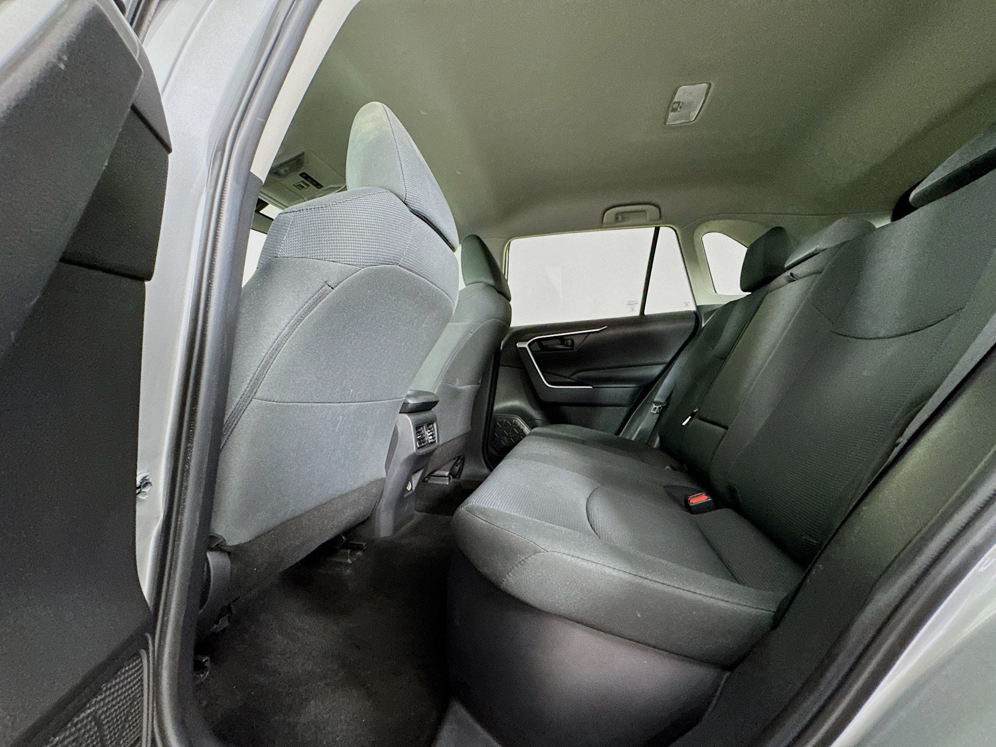 Used 2021 Toyota RAV4 LE AWD/4WD image 22