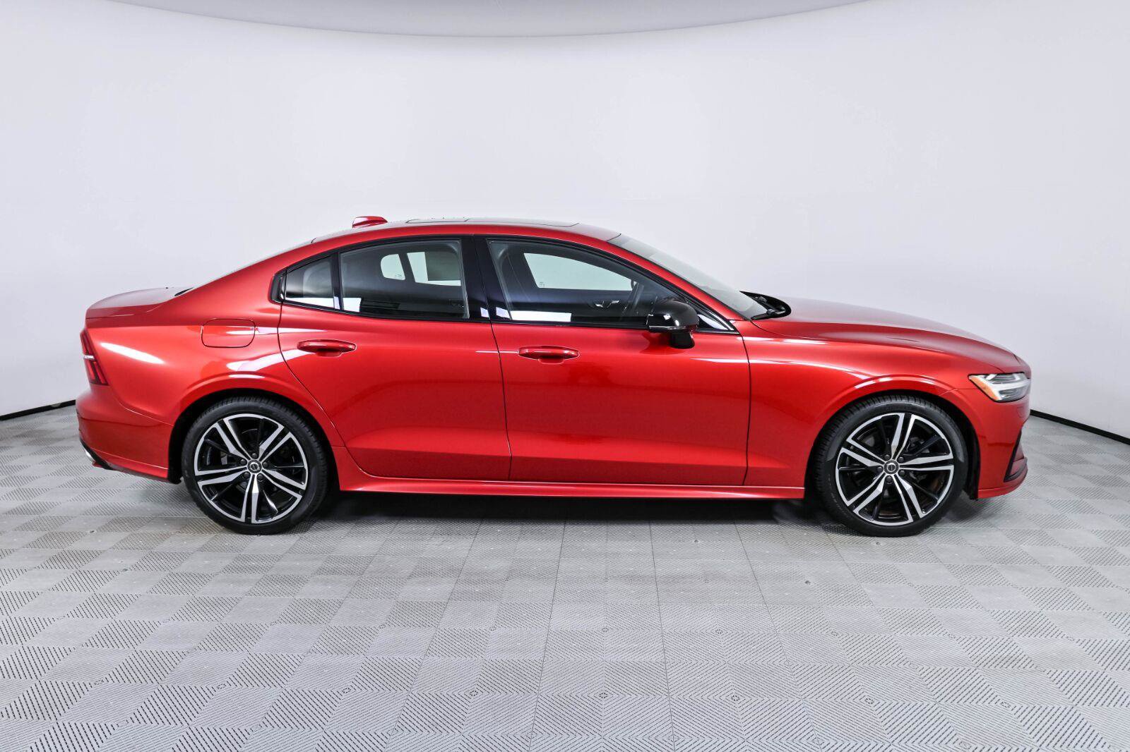 Used 2020 Volvo S60 T5 R-Design FWD image 26