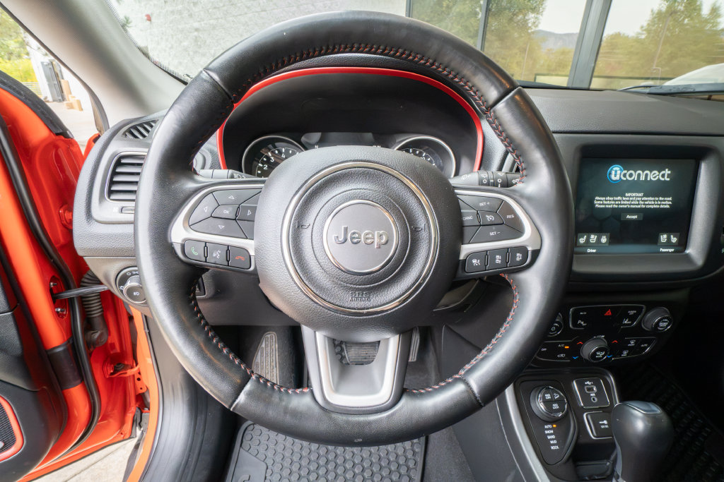 Used 2021 Jeep Compass Trailhawk w/ Sun and Sound Group AWD/4WD image 12