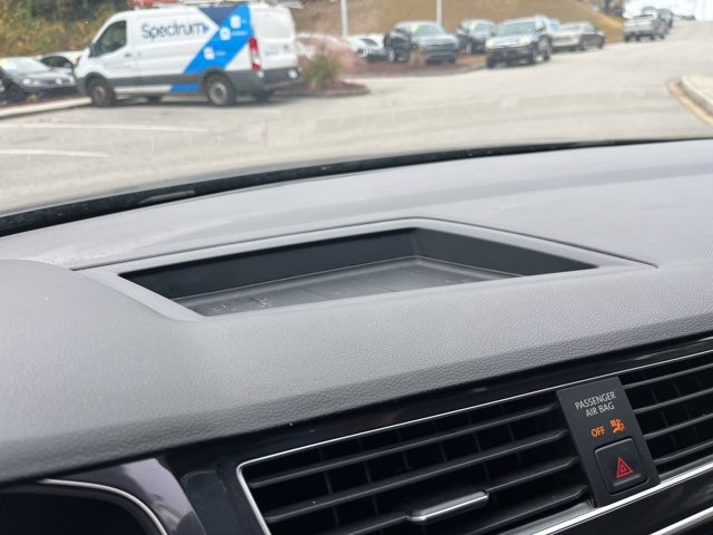 Used 2024 Volkswagen Tiguan SE image 22