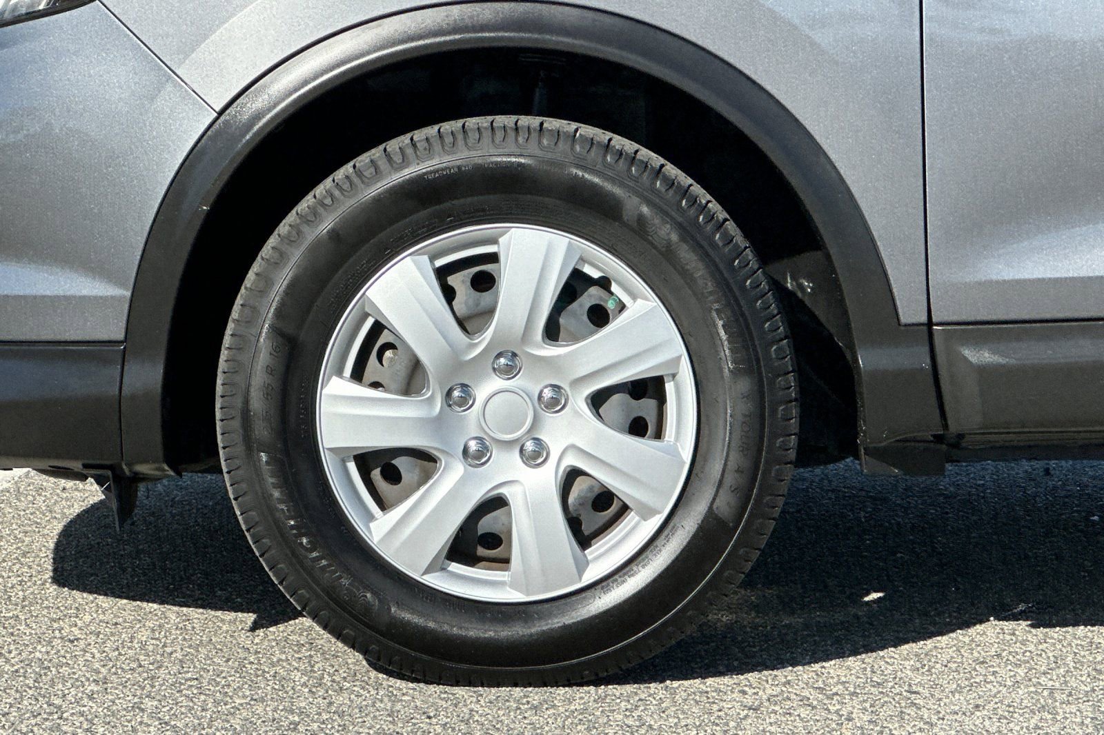 Used 2019 Nissan Rogue Sport S image 23