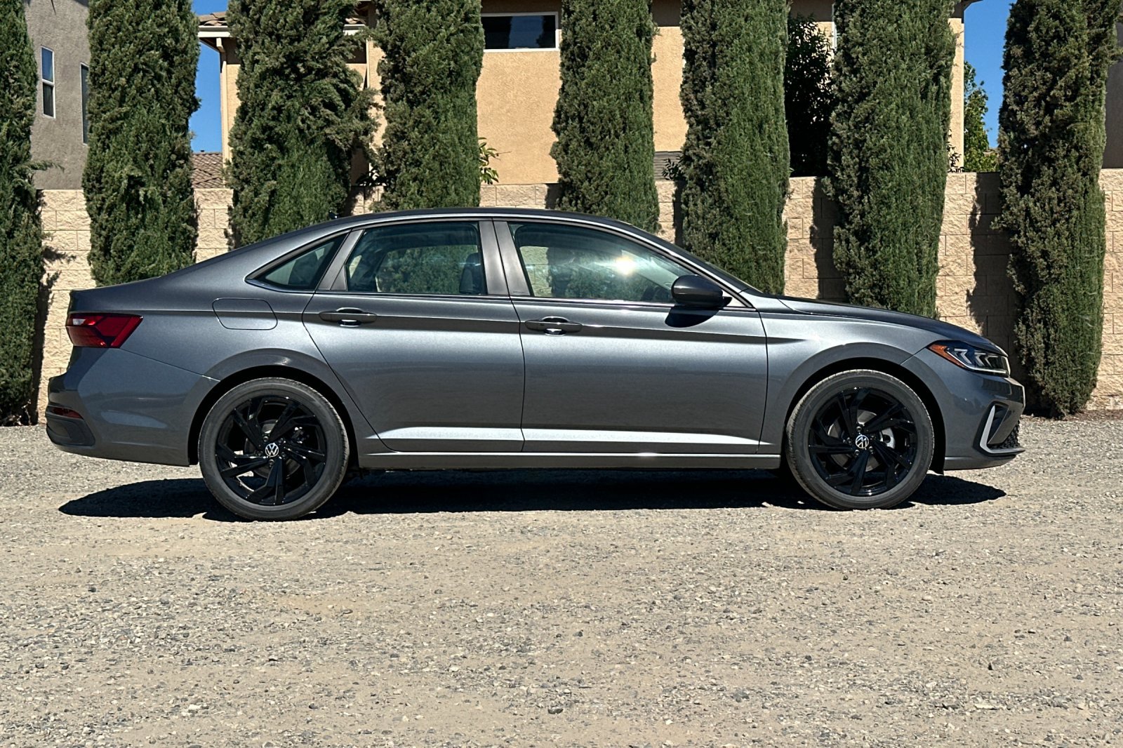 New 2026 Volkswagen Jetta SE FWD image 3