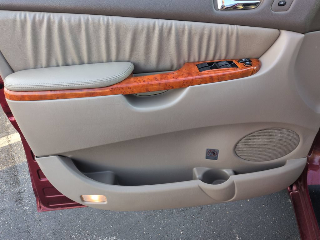 Used 2009 Toyota Sienna XLE FWD image 11