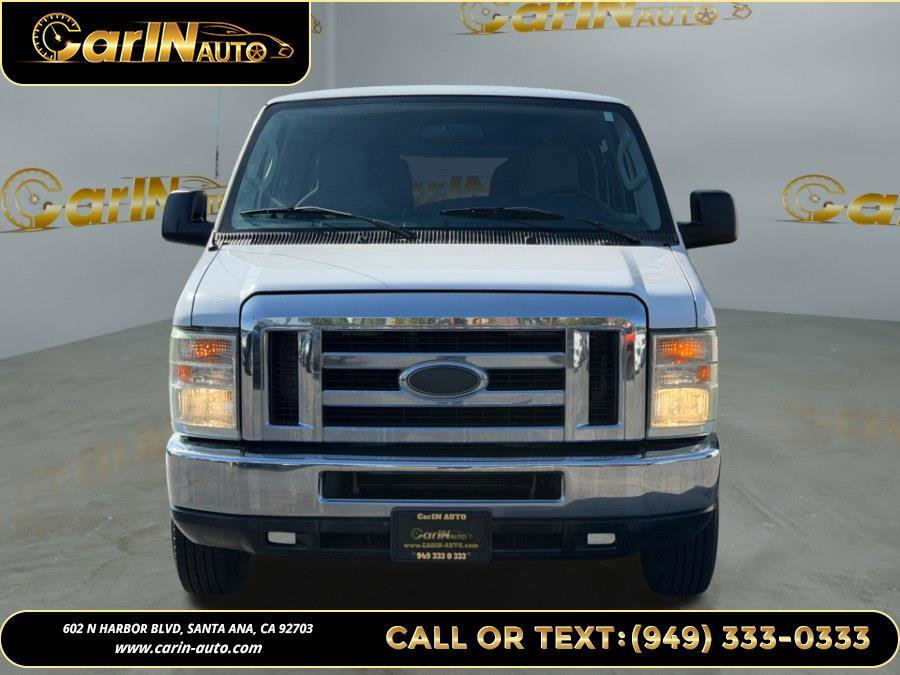 Used 2010 Ford E-150 and Econoline 150 XLT image 2