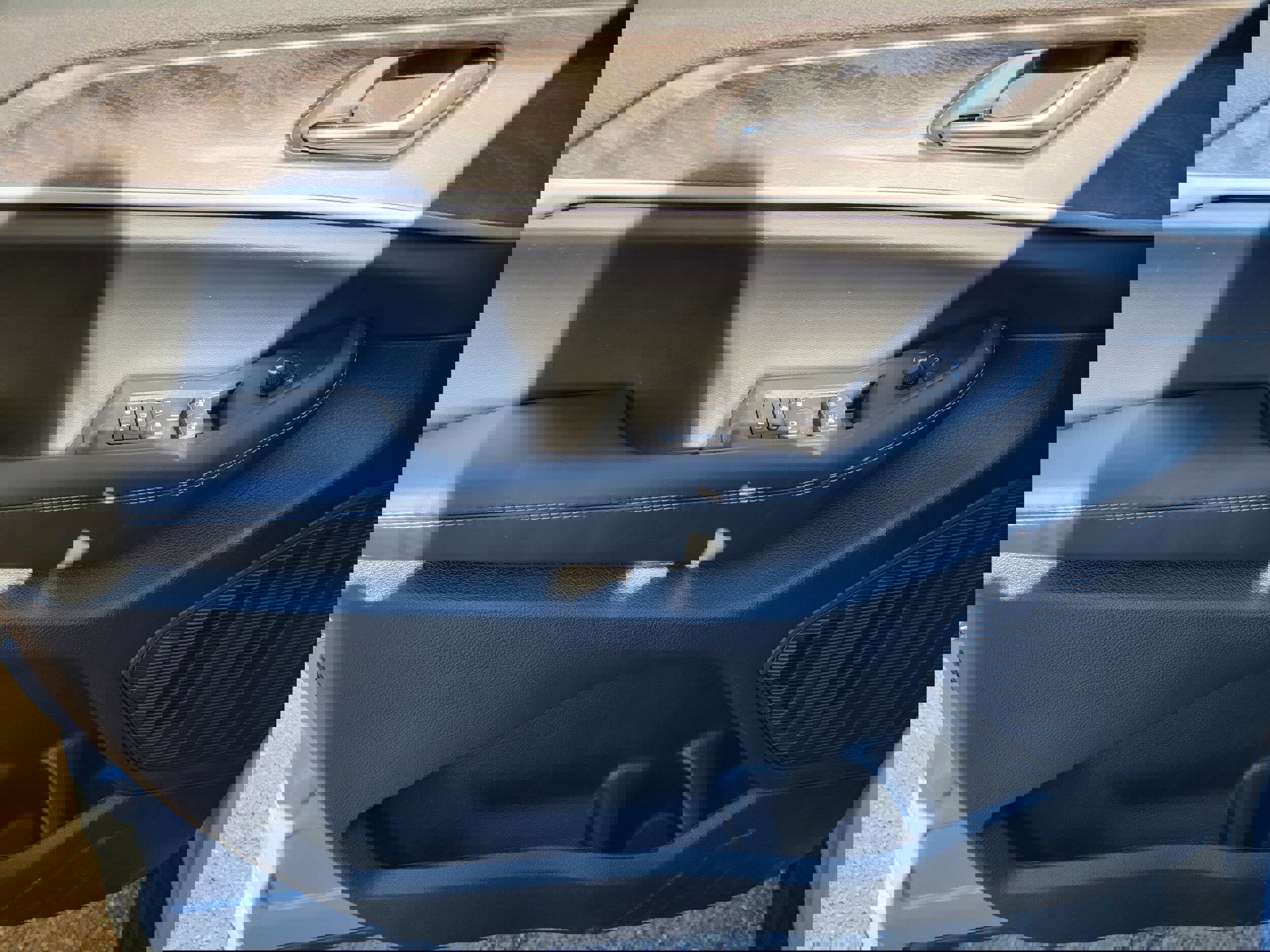 New 2026 Jeep Grand Cherokee Altitude image 23