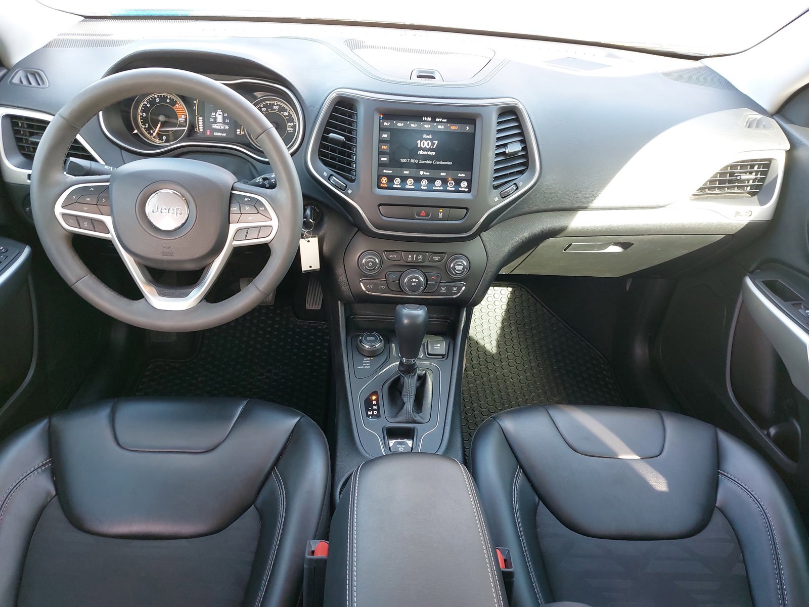 Used 2022 Jeep Cherokee Latitude w/ Trailer Tow Group image 9