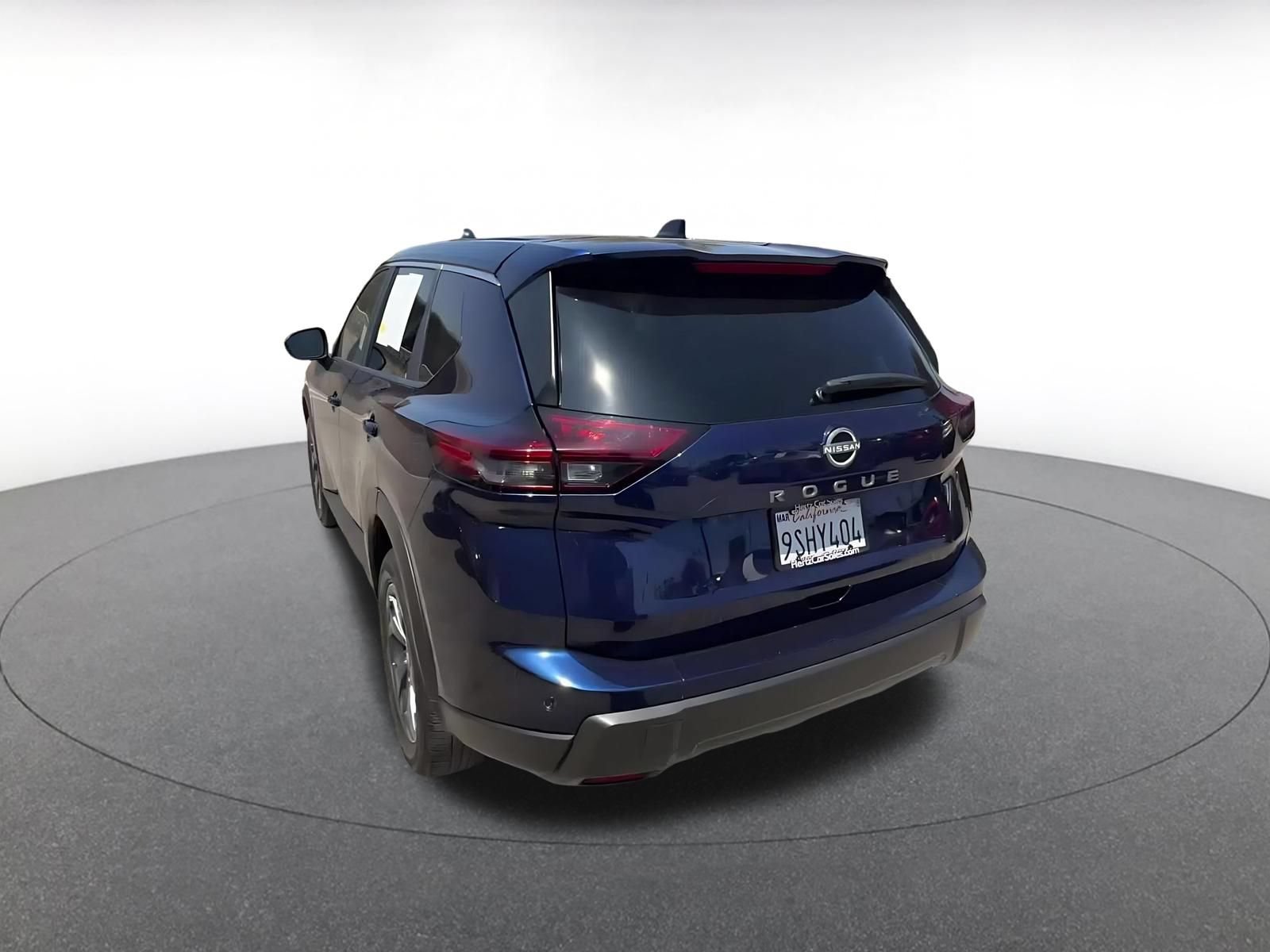 Used 2025 Nissan Rogue SV FWD image 11