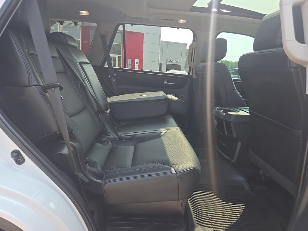 Used 2024 Toyota Sequoia Limited AWD/4WD image 31