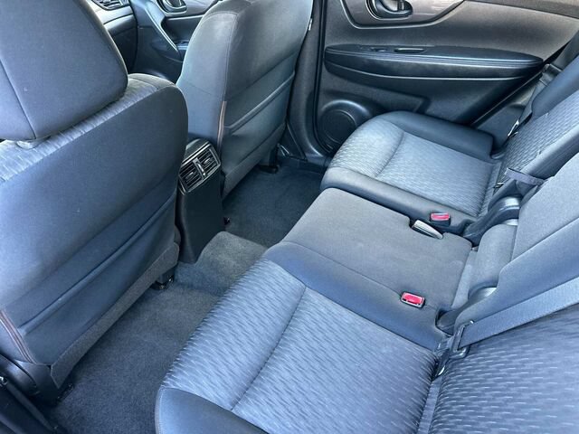 Used 2019 Nissan Rogue S FWD image 14