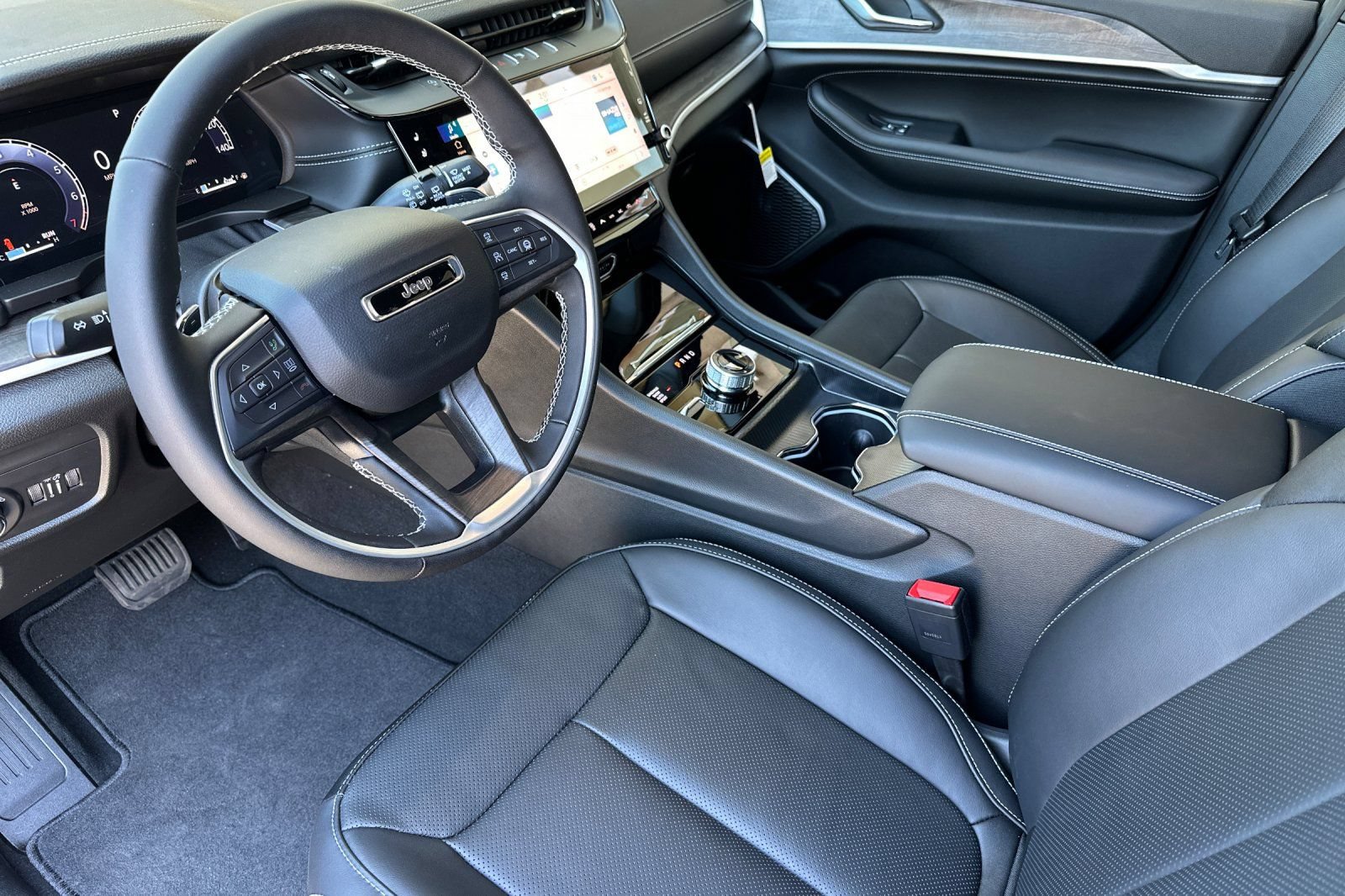 New 2026 Jeep Grand Cherokee L Limited AWD/4WD image 10