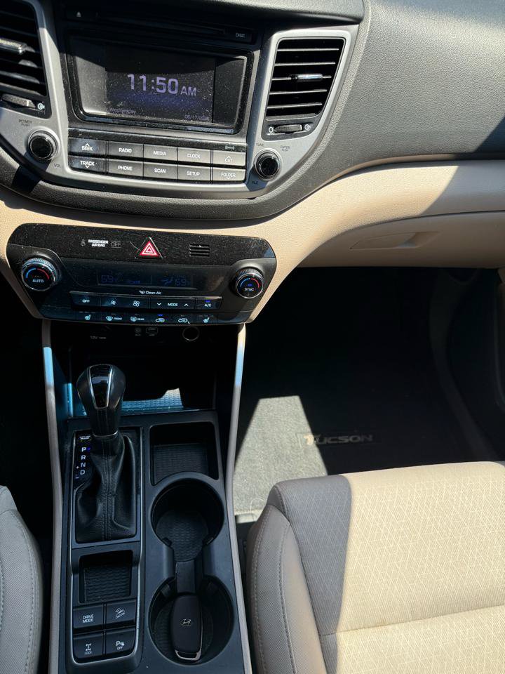 Used 2017 Hyundai Tucson Value AWD/4WD image 13