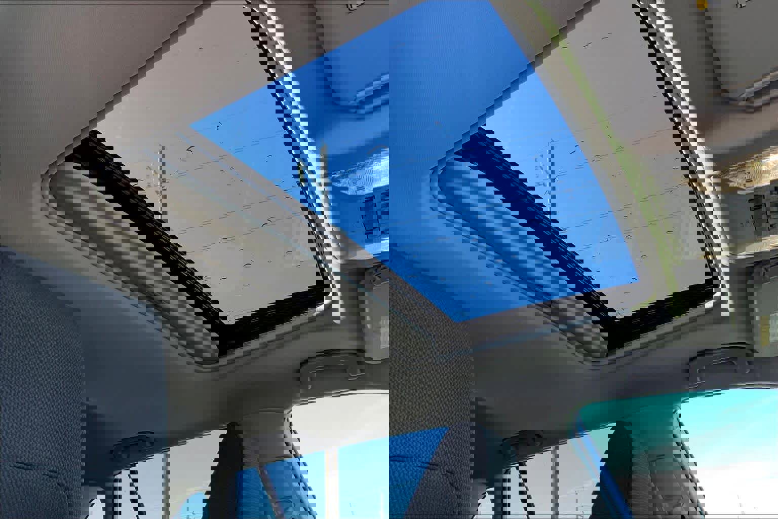 Used 2022 Toyota RAV4 XLE w/ Convenience Package AWD/4WD image 14