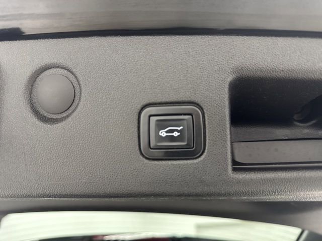 Used 2022 Chevrolet Equinox RS w/ RS Leather Package image 29