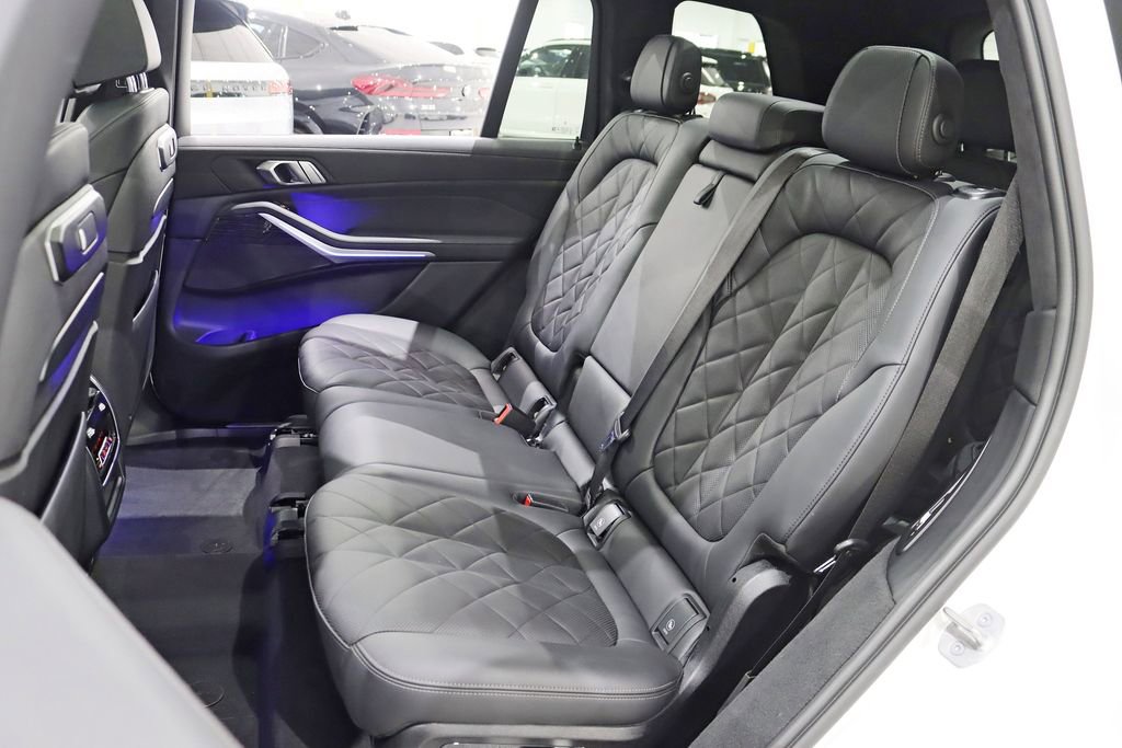 Used 2023 BMW X7 xDrive40i w/ M Sport Package image 29