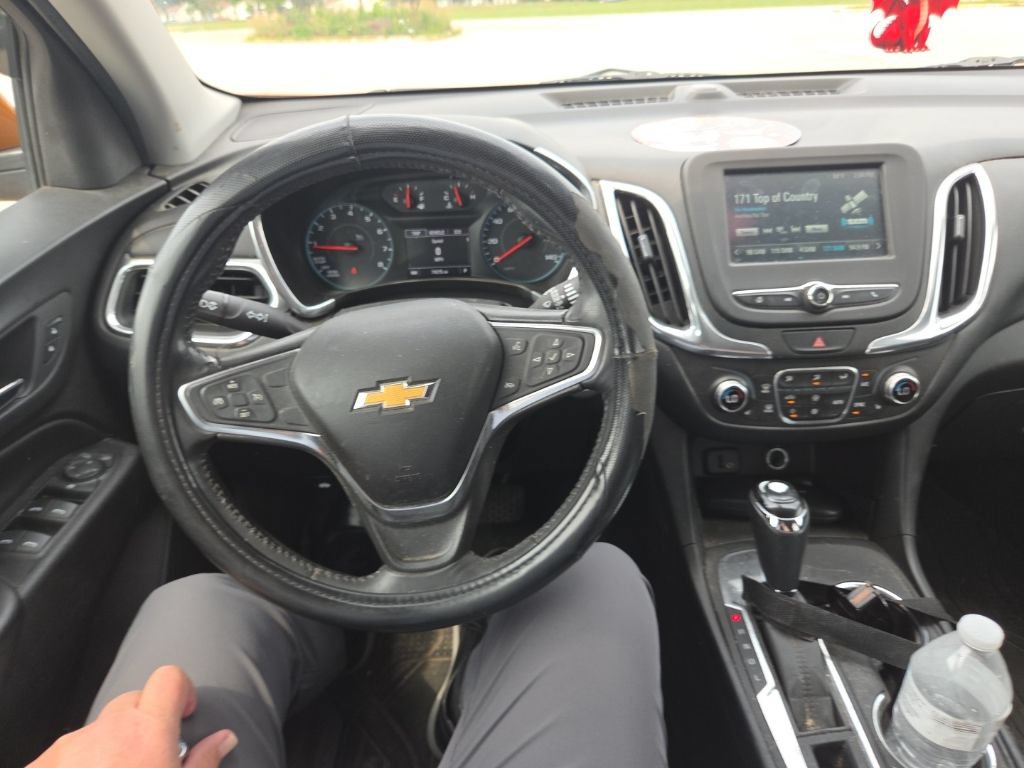 Used 2018 Chevrolet Equinox LT FWD image 22