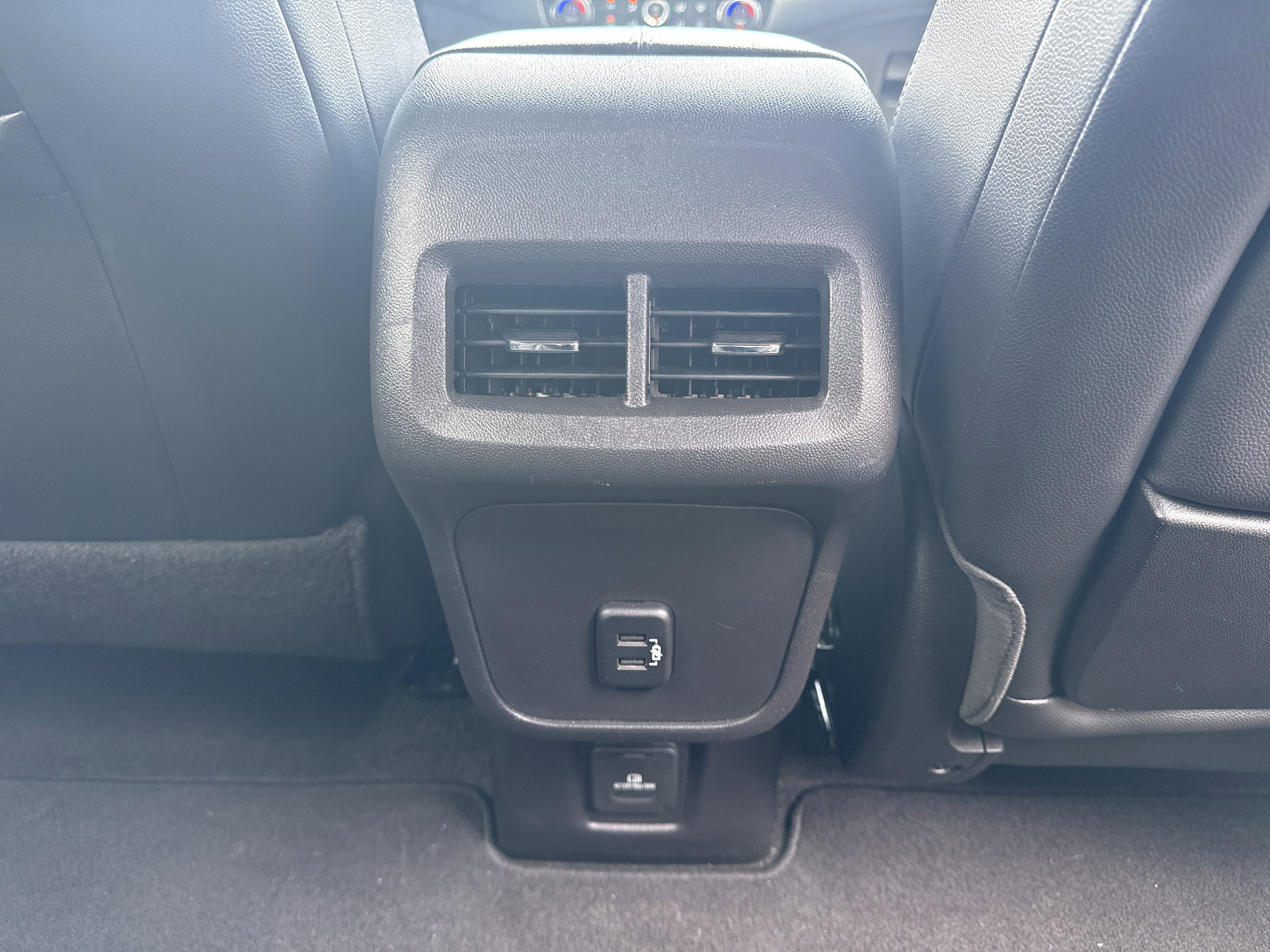 Used 2024 GMC Terrain SLT FWD image 24