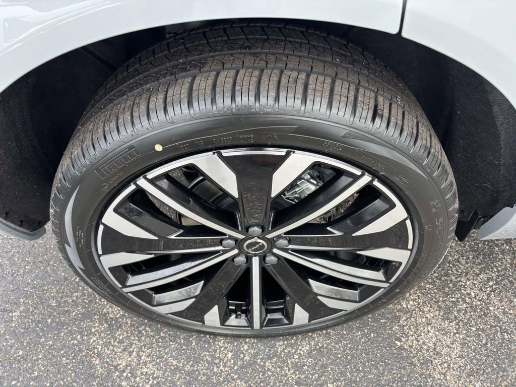 New 2026 Volvo XC60 B5 Ultra w/ Protection Package Premier image 10
