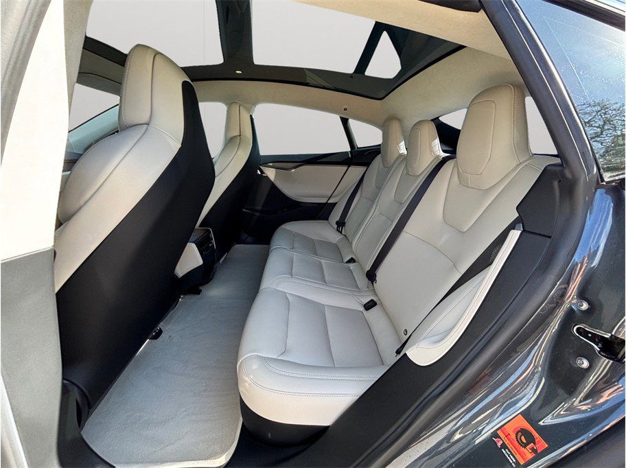 Used 2018 Tesla Model S 100D image 38