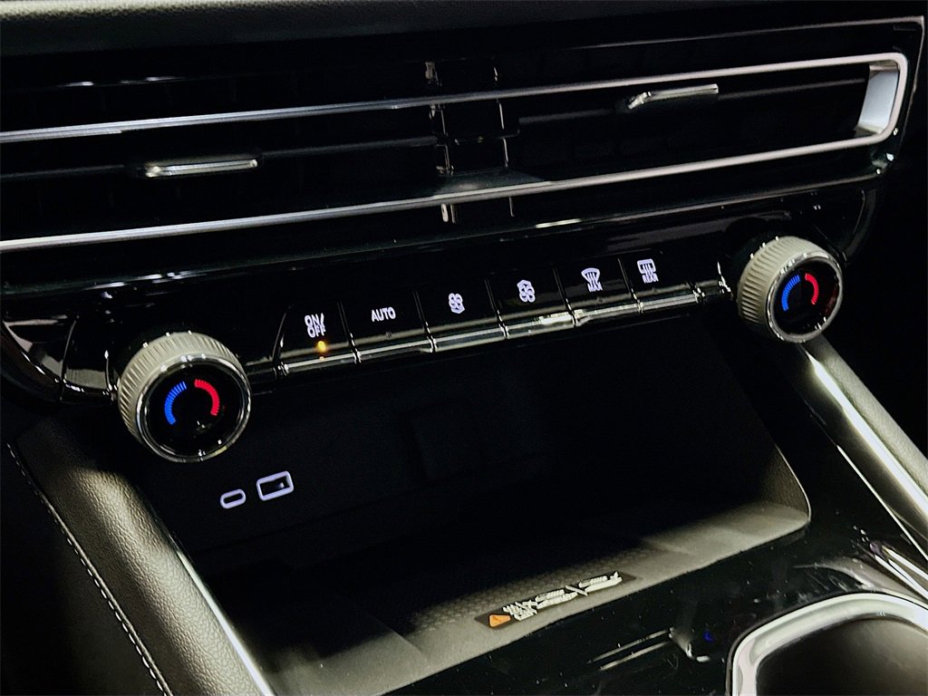 New 2025 Chevrolet Traverse LT w/ Enhanced Driving Package image 17