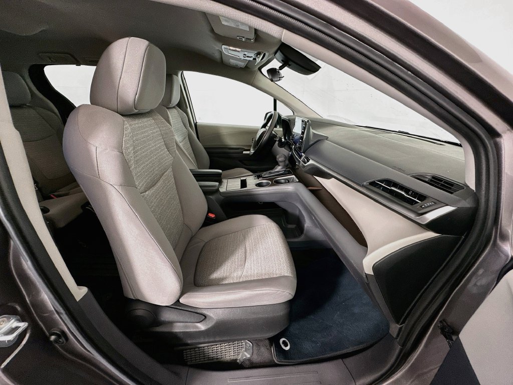 Certified 2022 Toyota Sienna LE FWD image 26