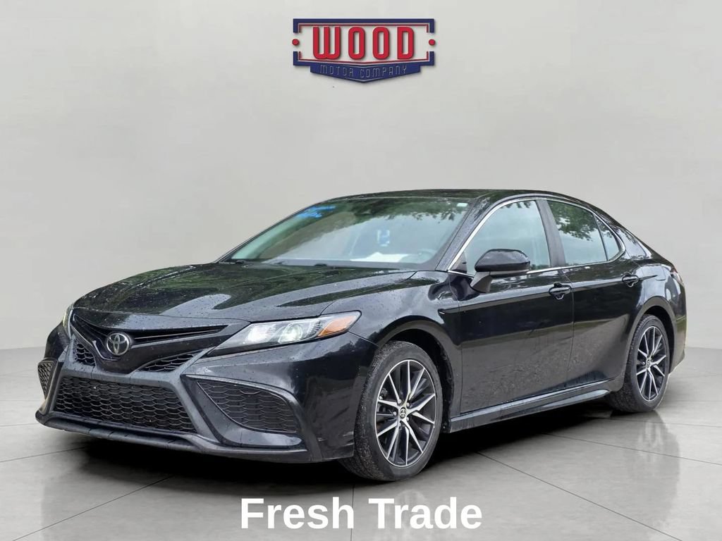 Used 2021 Toyota Camry SE FWD image 3