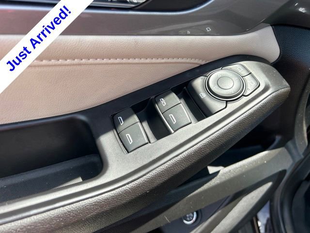 Used 2023 Chevrolet Traverse LT FWD image 11