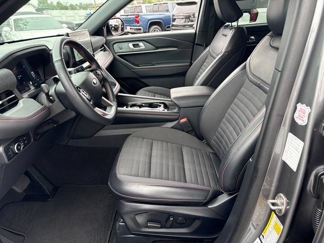 Used 2025 Ford Explorer ST-Line w/ ST-Line Street Pack AWD/4WD image 9