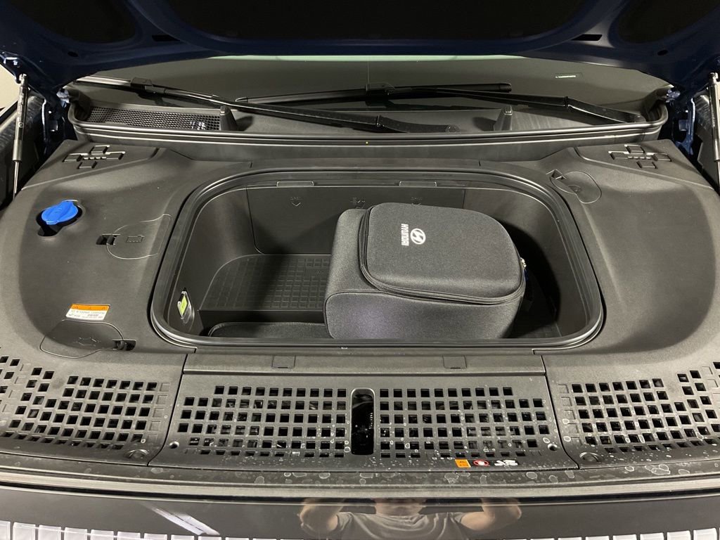 New 2026 Hyundai Ioniq 9 SE image 9