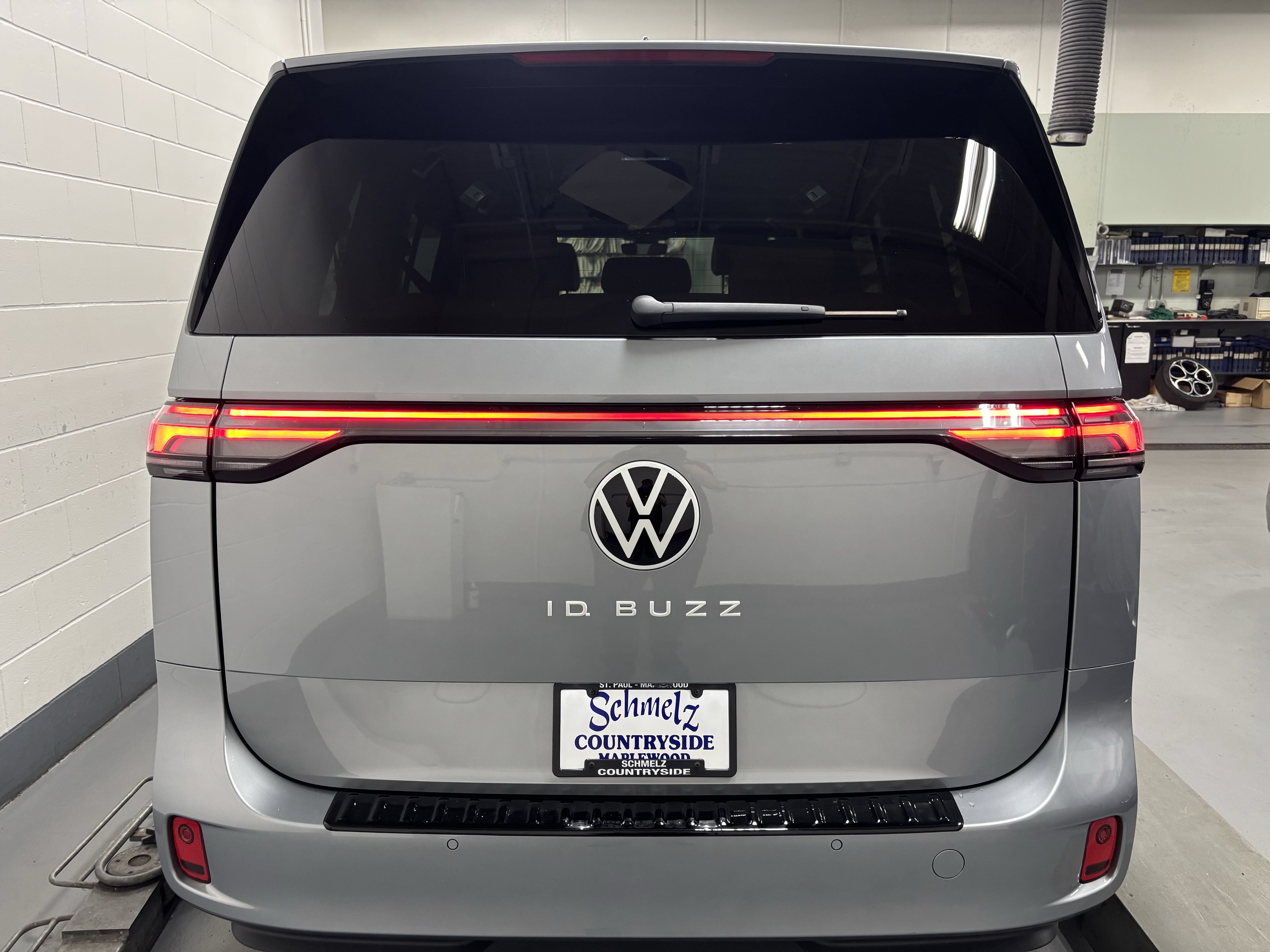 New 2025 Volkswagen ID. Buzz Pro S RWD image 27