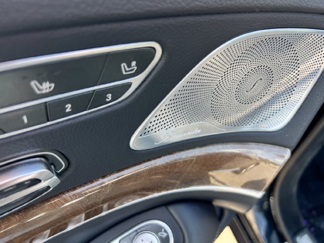 Used 2016 Mercedes-Benz S 550 4MATIC Sedan image 12