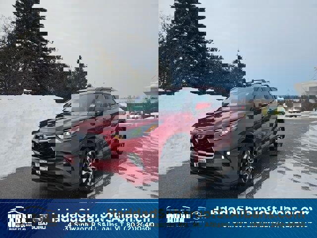 Used 2023 Toyota Highlander XLE