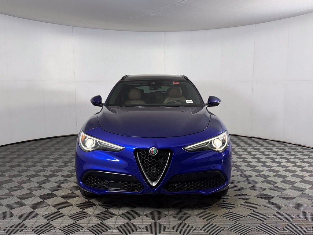 Used 2023 Alfa Romeo Stelvio Ti AWD/4WD image 2