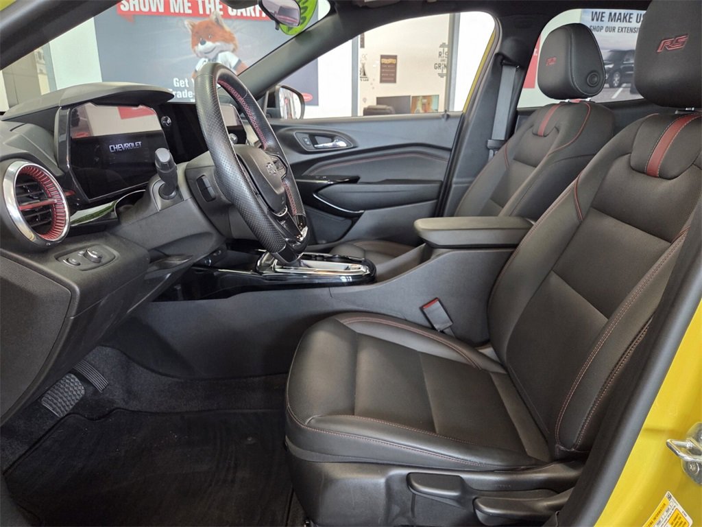 Certified 2024 Chevrolet Trax RS w/ Sunroof Package image 14