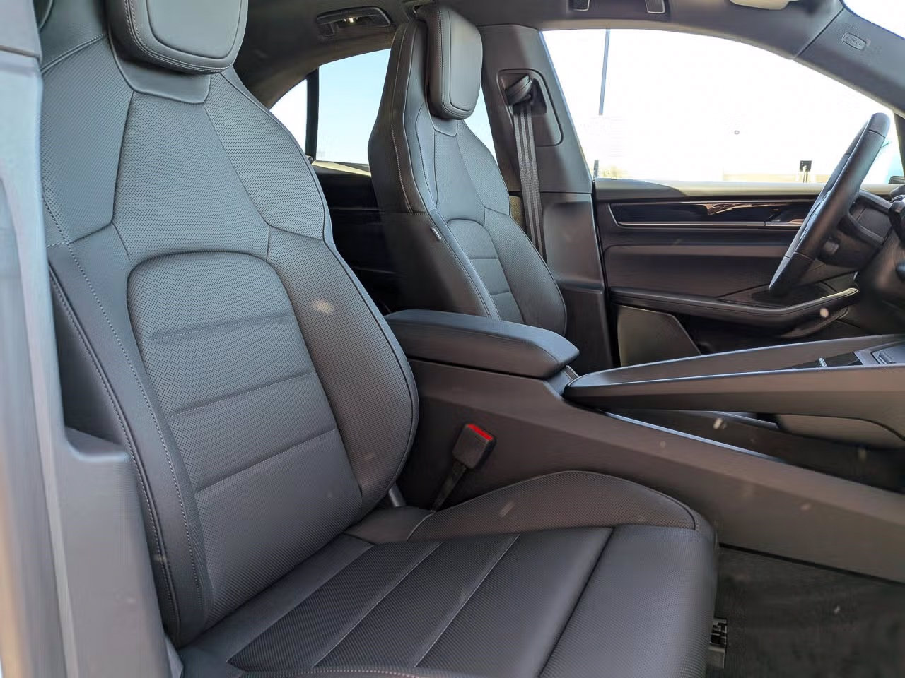 Certified 2026 Porsche Macan Electric RWD image 23