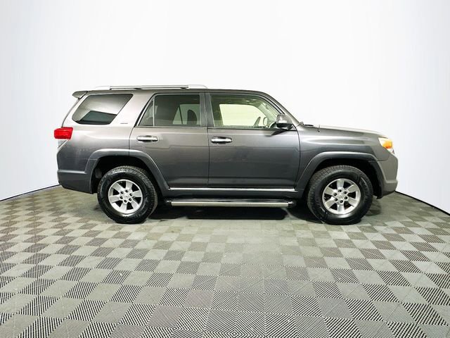 Used 2021 Nissan Titan SL w/ Moonroof Package image 9