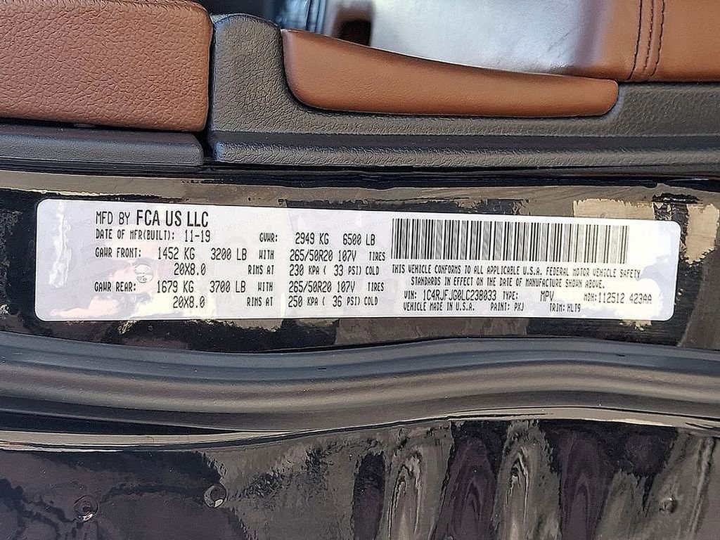 Used 2020 Jeep Grand Cherokee Summit w/ Platinum Series Group image 30