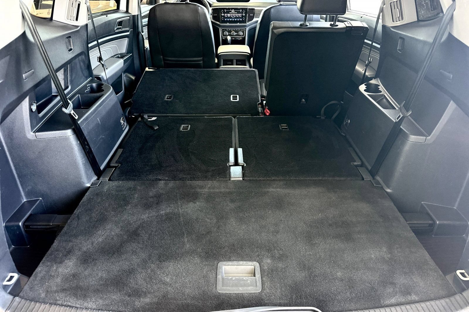 Used 2023 Volkswagen Atlas SE w/ Black Wheel Package FWD image 16