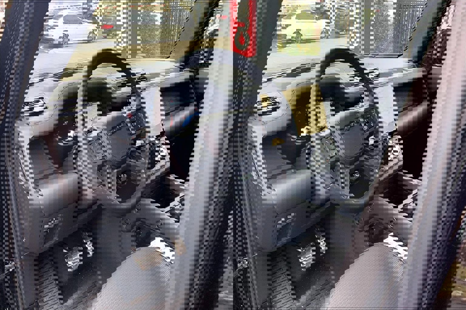 New 2026 Land Rover Defender 110 OCTA image 8