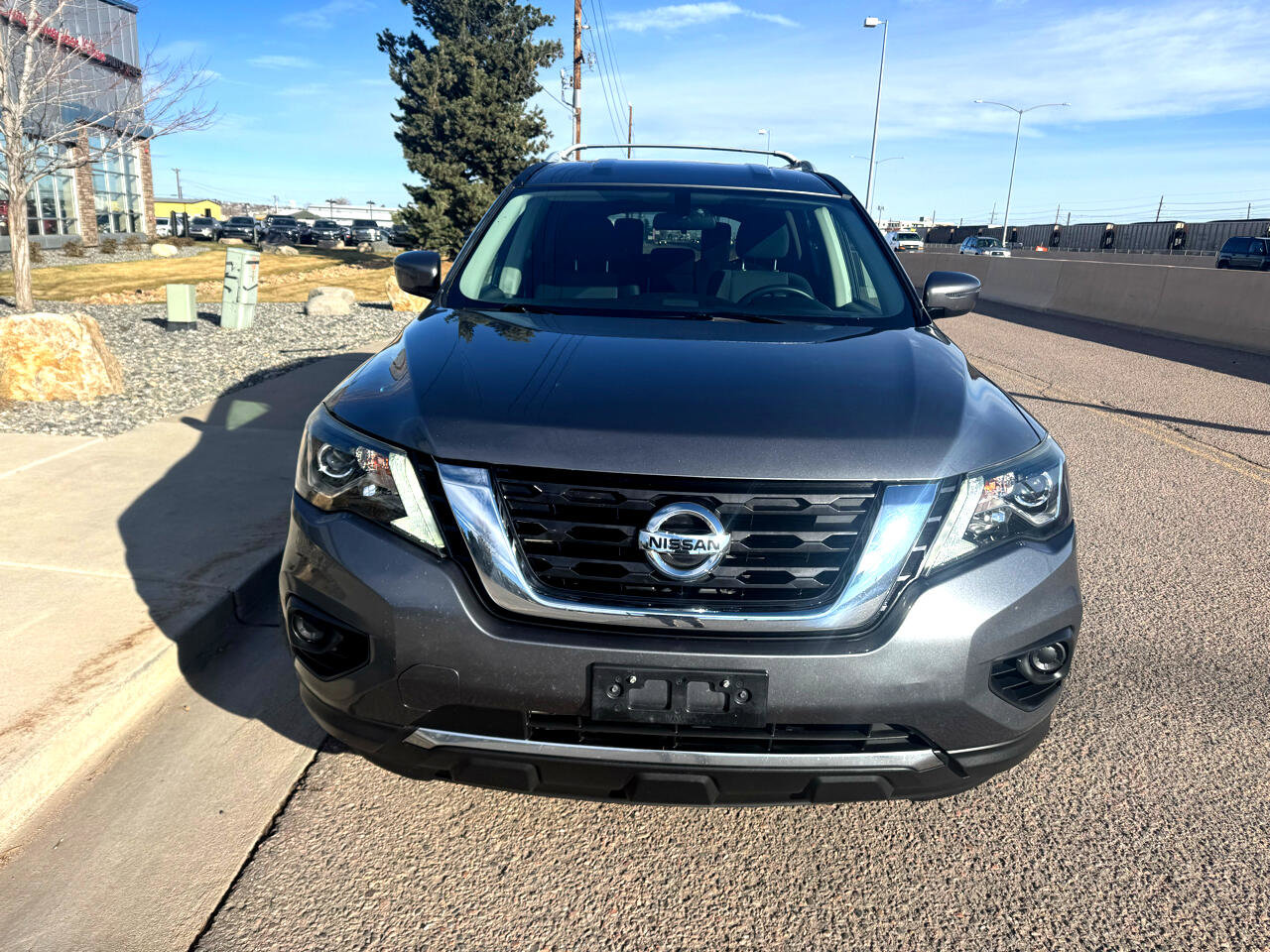Used 2019 Nissan Pathfinder S image 8