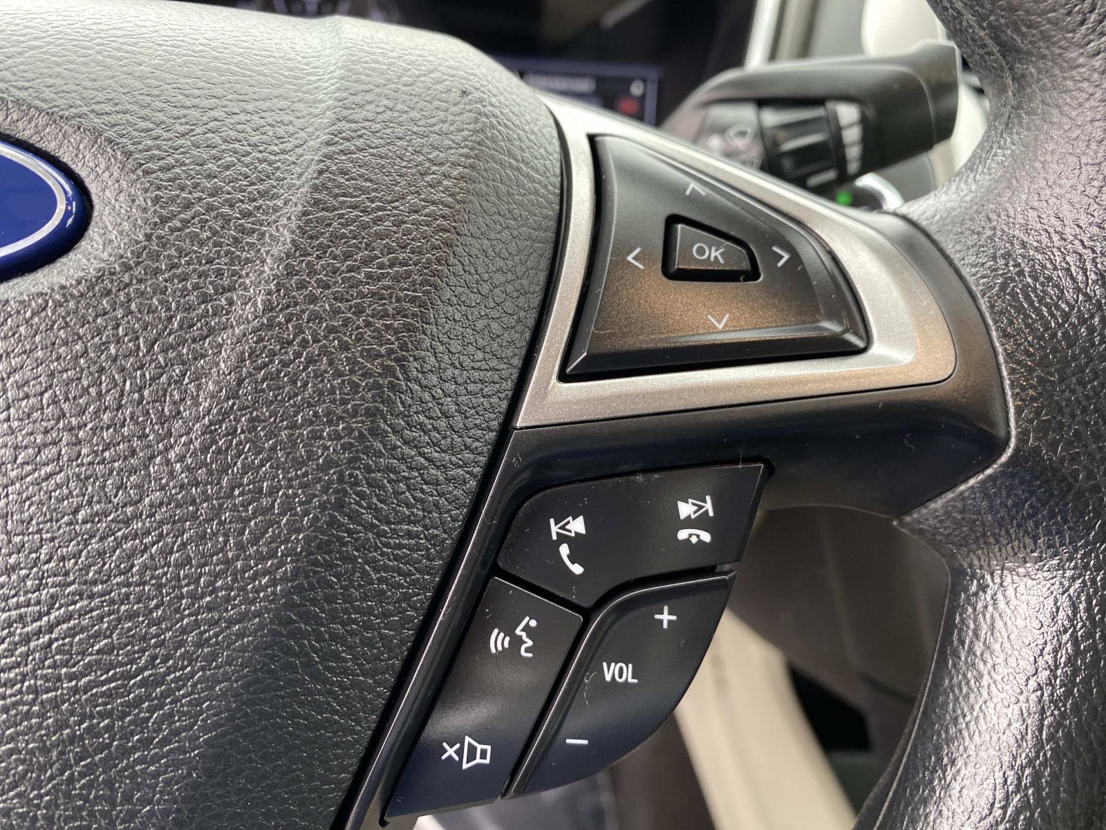 Used 2019 Ford Fusion SE image 11