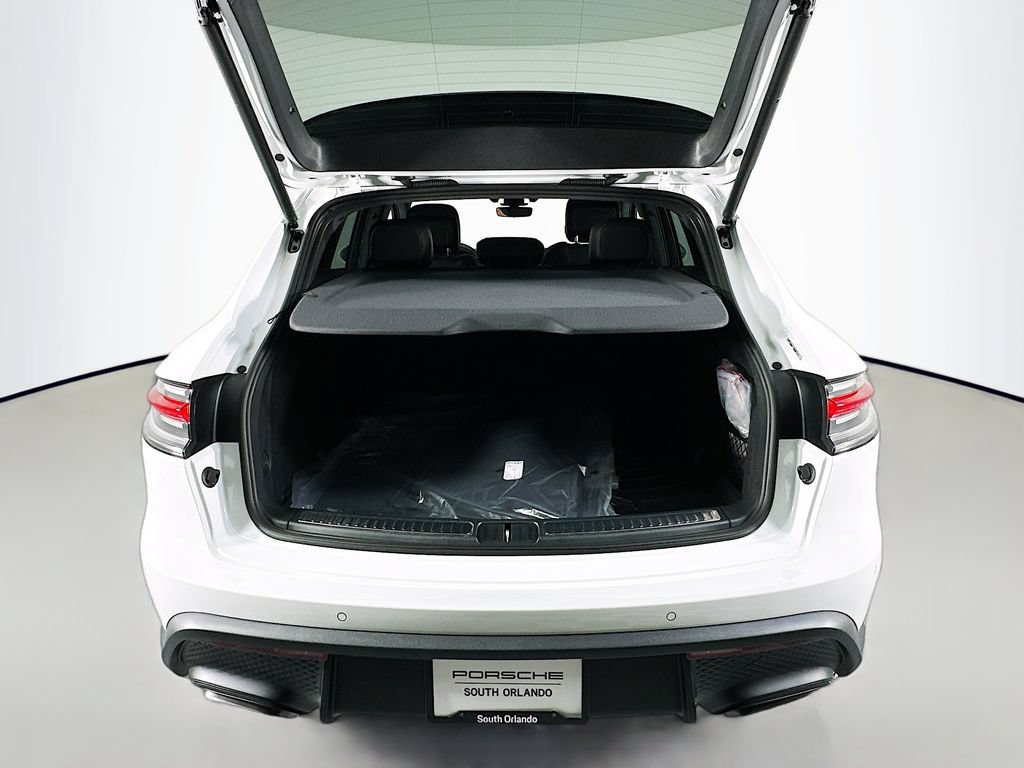 New 2026 Porsche Macan AWD/4WD image 28