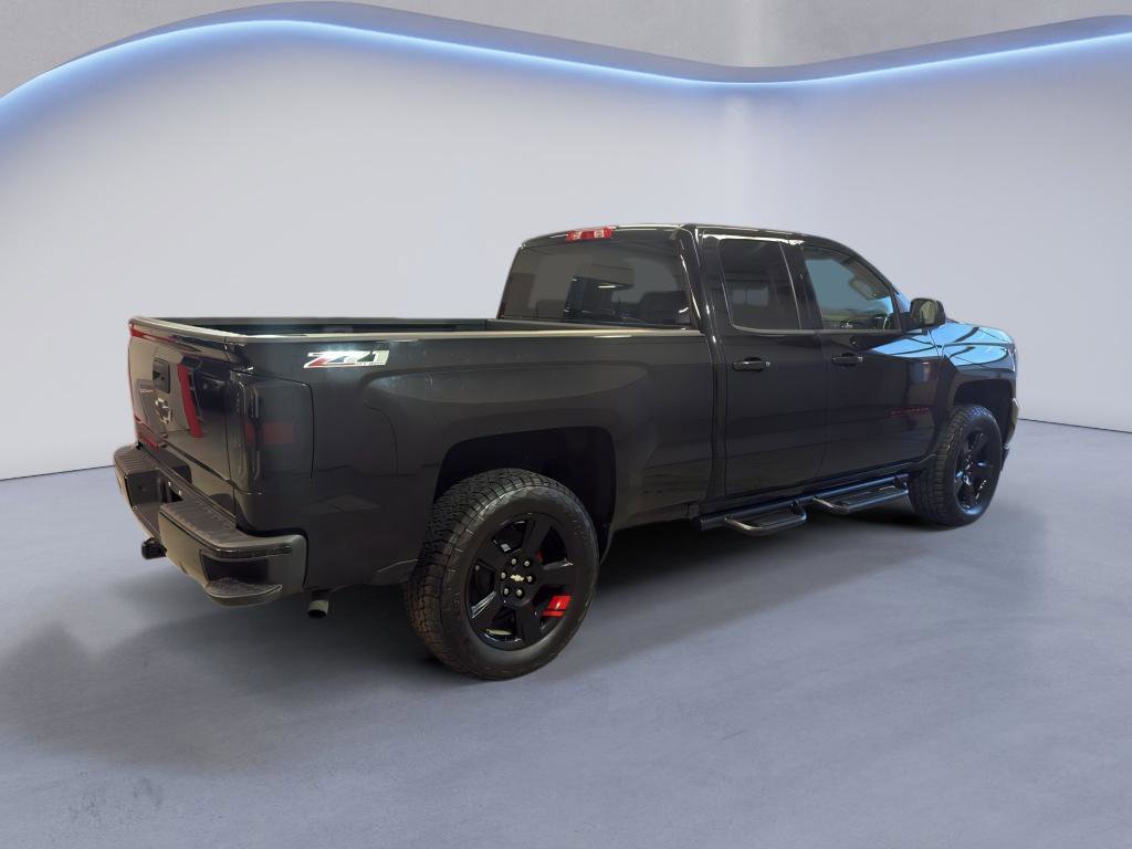 Used 2017 Chevrolet Silverado 1500 LT w/ Redline Edition image 6