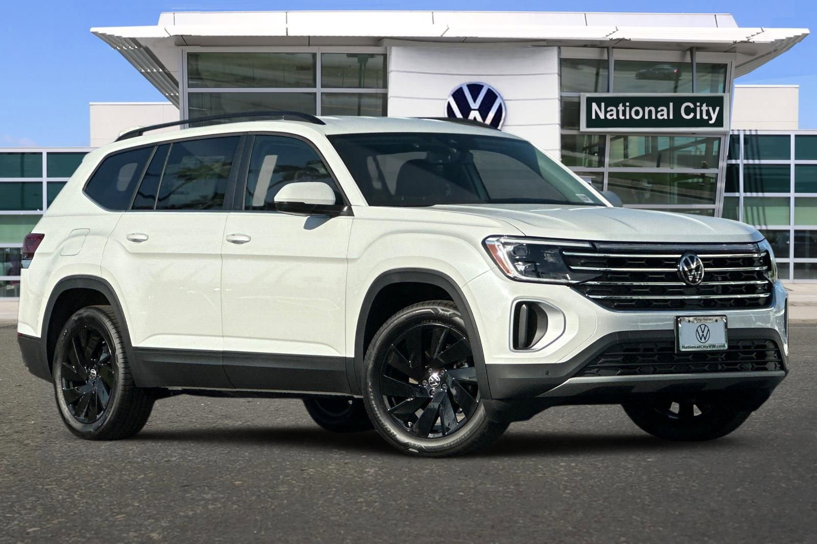 New 2026 Volkswagen Atlas SE image 2