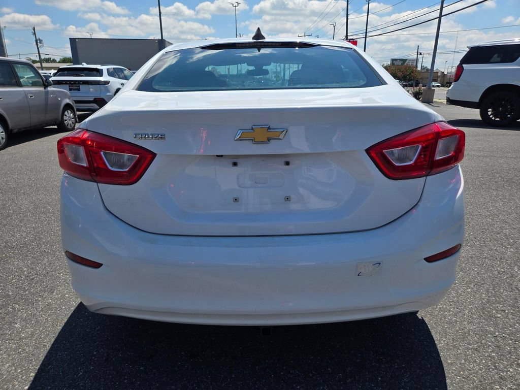 Used 2017 Chevrolet Cruze LS FWD image 14