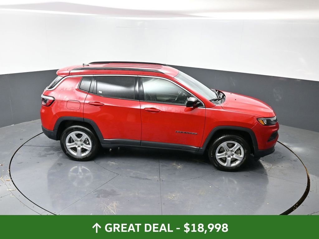 Used 2024 Jeep Compass Latitude image 43
